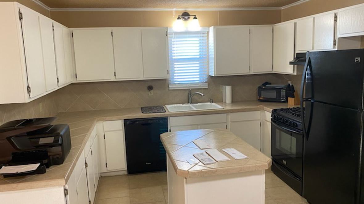 Full kitchen with island